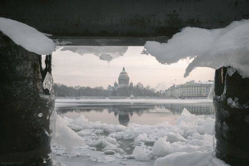 Исаакиевский собор в стальной раме