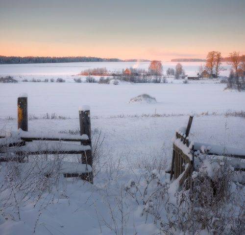 Первые лучи зимнего рассвета