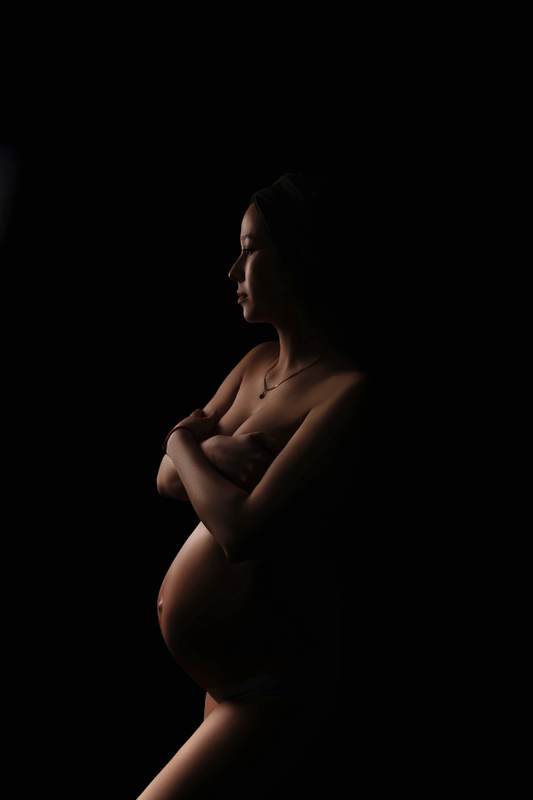 mom and baby, mom, pregnancy, mother, maternity, love, family, pregnancyphoto, familyphoto, материнство, мама, мама и малыш, мать и дитя, любовь, портрет, студийный портрет, семейный портрет, беременность, будущая мама, в ожидании  фото превью