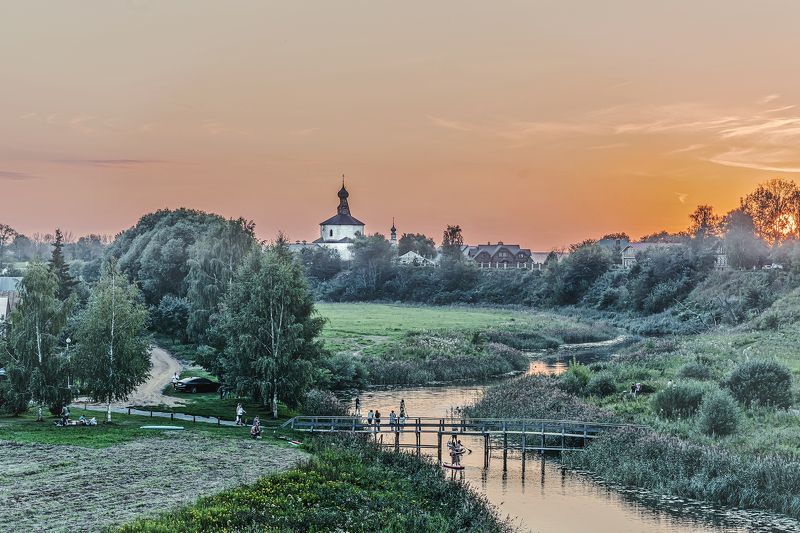 Суздаль-поздно вечером фото превью