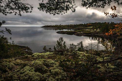 В ладожских шхерах осень