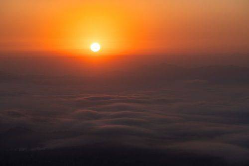 Восход над облаками