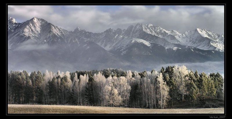 И горы словно лифт для облаков фото превью
