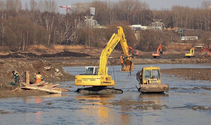 Борисовские пруды, Ремонт, Эскаватор, Раскопки А здесь будет течь... пруд. фото превью