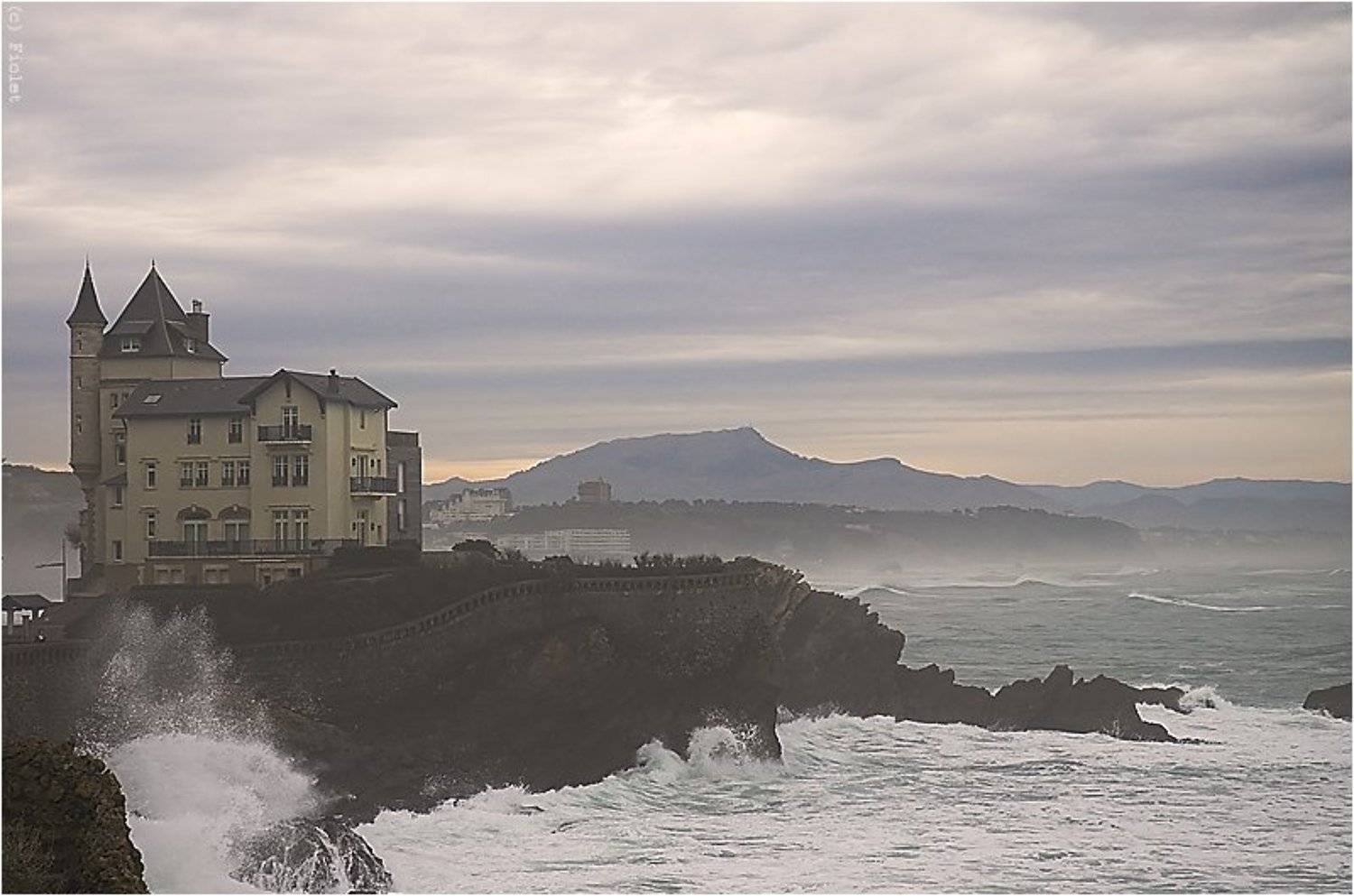 Франция, Биариц, побережье, вечер, море, небо, город, горы, Andrey N. Sliozberg