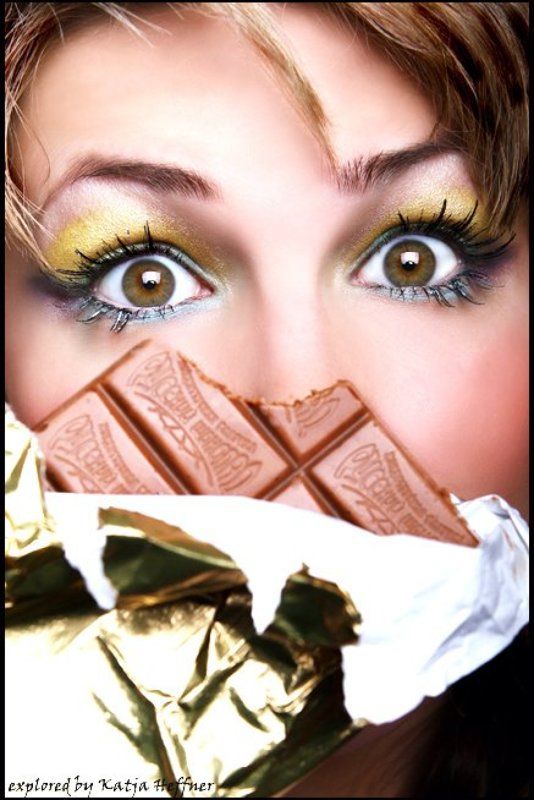 девушка глаза гламур точка запятая русский шоколад, ротик будет рад фото превью