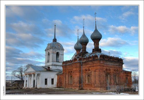 Воскресенско-Никольский храм в комплексе с усыпальницей преподобного Паисия...
