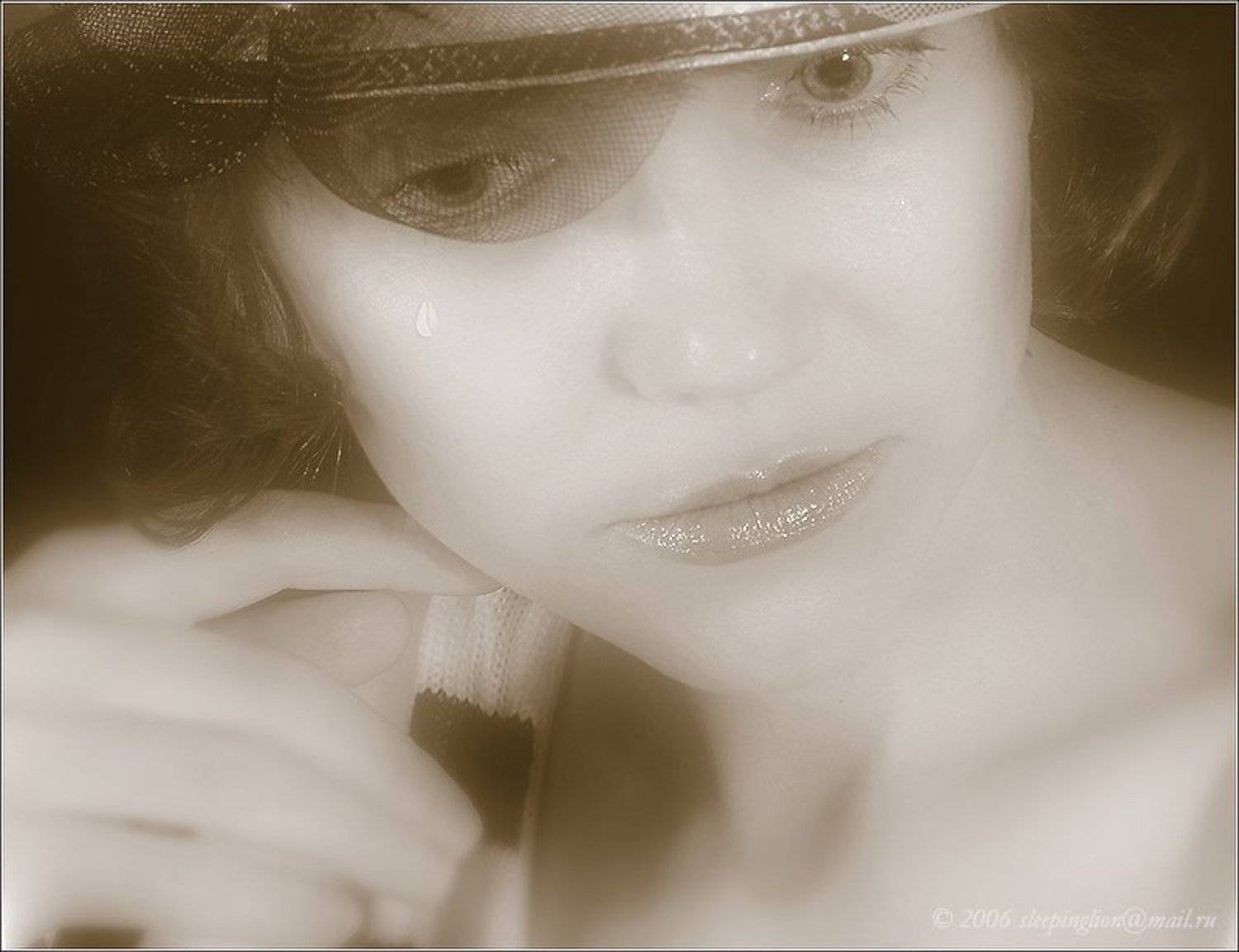 портрет девушки со слезой, Pilgrim