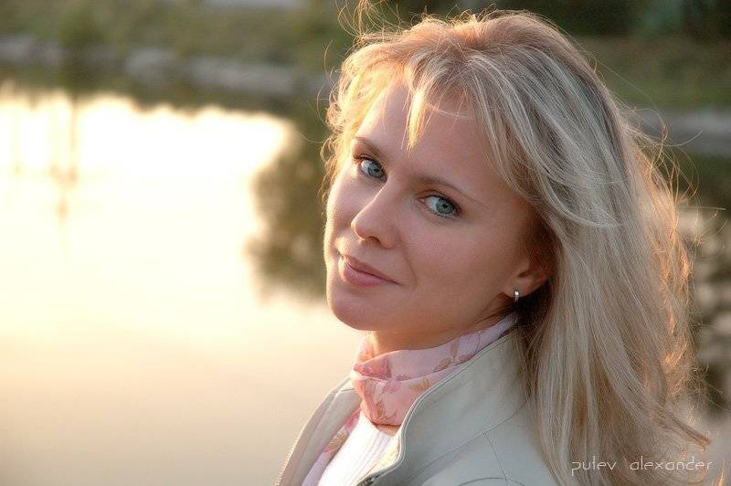 вечер,закат,девушка,улыбка,взгляд, Александр Путев