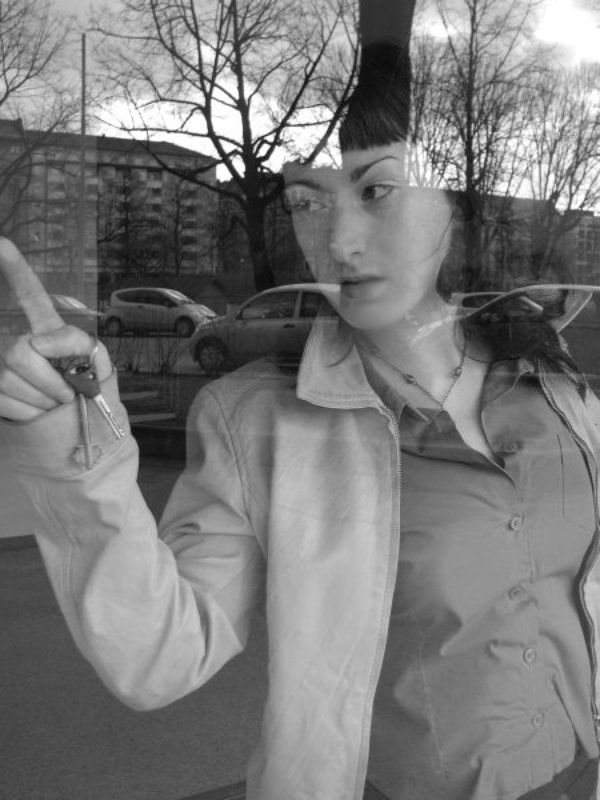 девушка, портрет, окно, отражение отражение фото превью