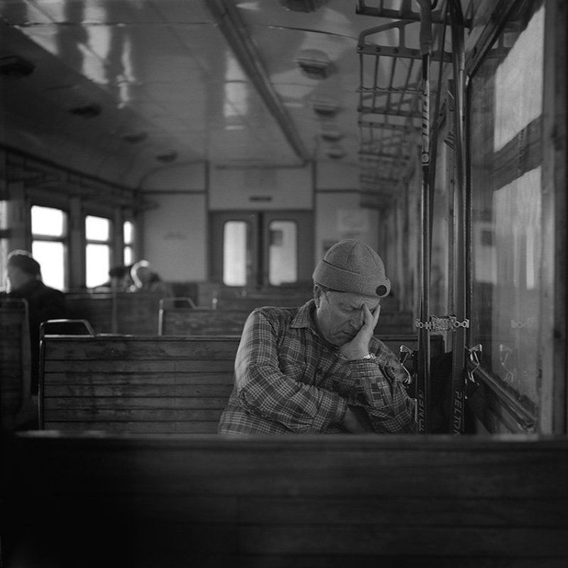 электричка, лыжник *** фото превью