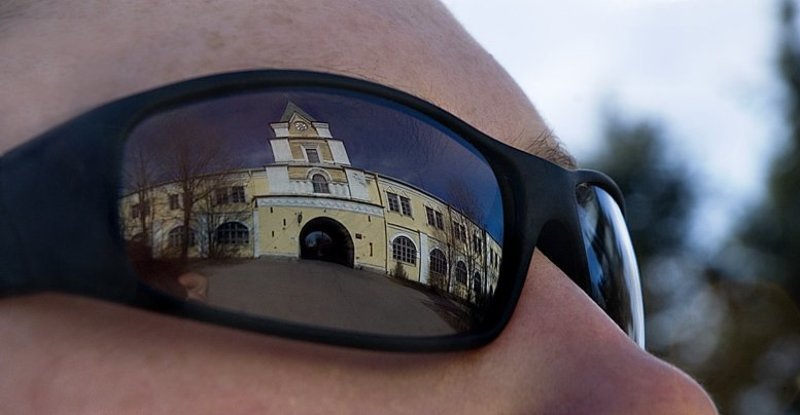 отражение,архитектура. Отражение старины. фото превью