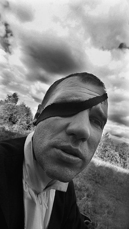 седьмой Хмурится фото превью