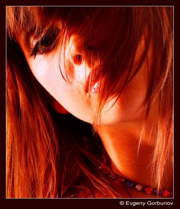 девушка, girl, портрет, portrait, студия, studio, красное, red Пламенная фото превью