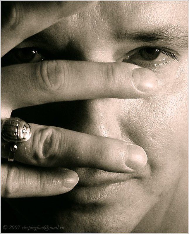 портрет и ничего более... Жизнь сквозь пальцы... фото превью