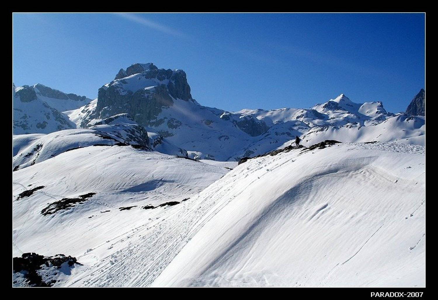 испания,кантабрийские кордильеры,горы,человек-одиночка,снег,paradox, PARADOX