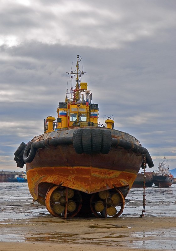морпорт, отлив, буксир Малая вода фото превью