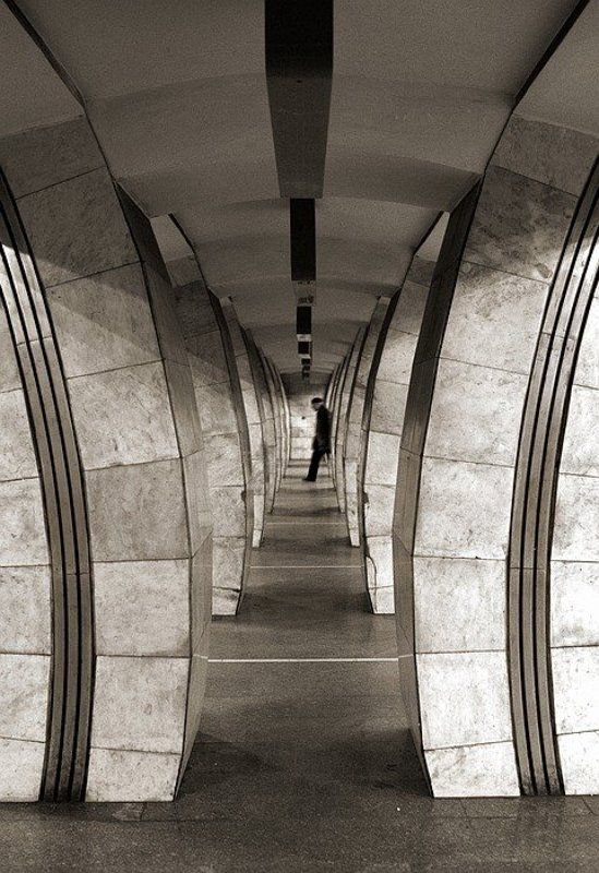 метро, люди метро-симметричная... фото превью