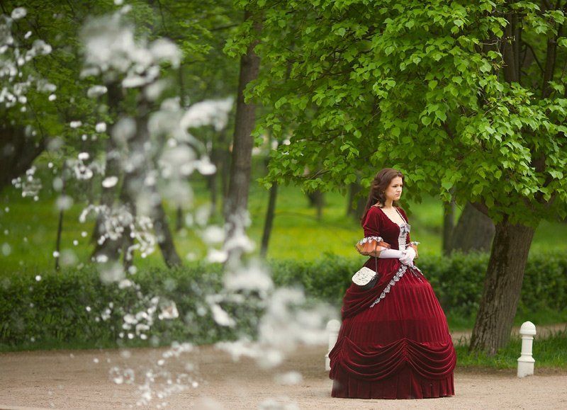 Незнакомка у фонтана фото превью