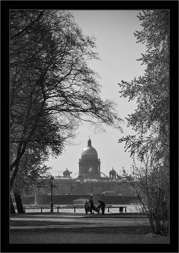 Вид на Исакий с Заячьего острова