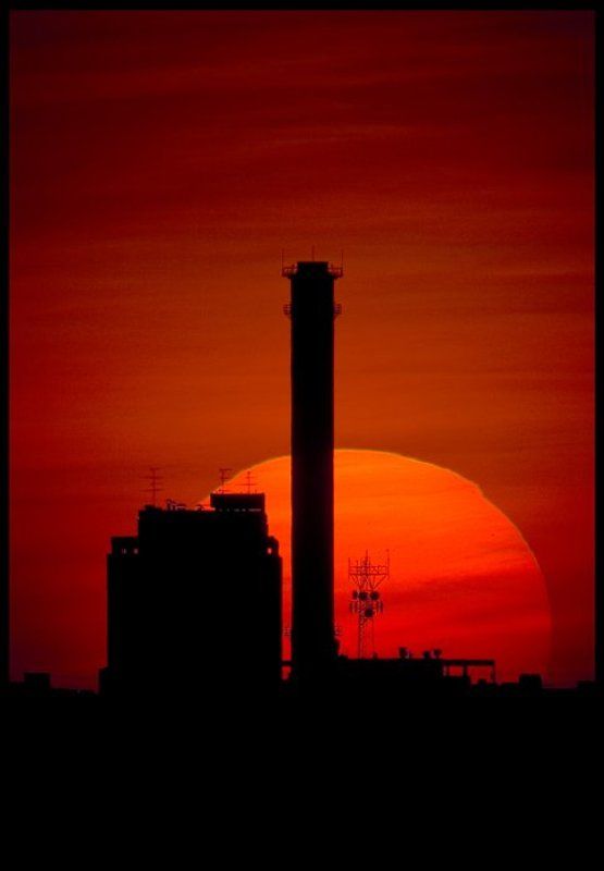 Индустриальный закат. фото превью