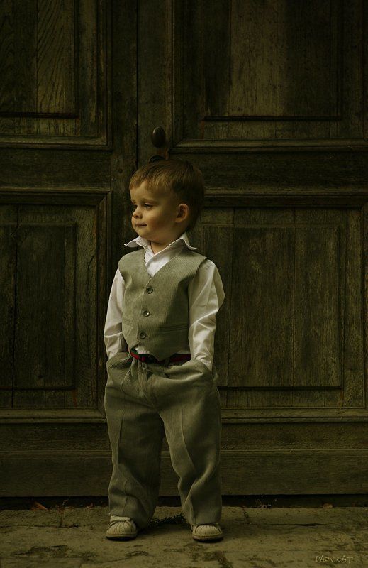 малыш, юный, лорд, руки, в, карманах, мальчишка Юный лорд фото превью