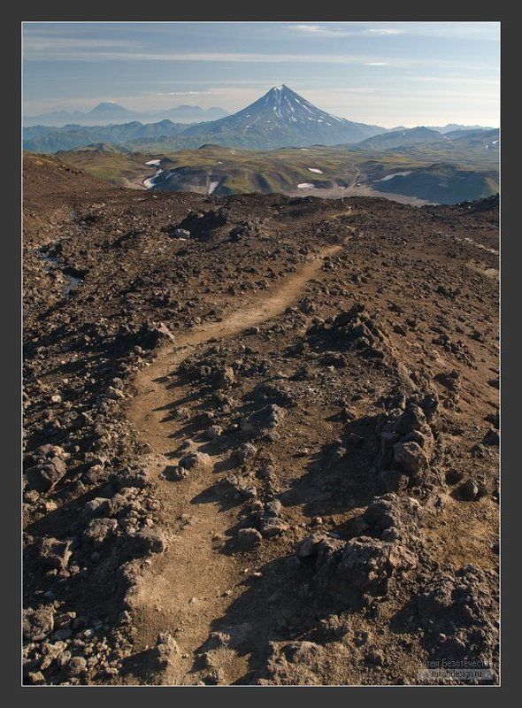 камчатка, вулканы, горелый, вилючинский, авачинский, корякский По тропе спускаясь фото превью