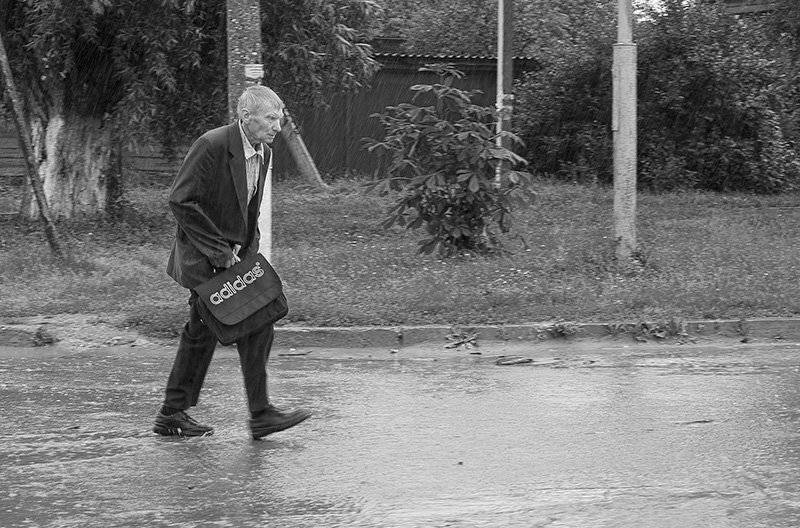 лето, дождь, дорога, пешеход, adidas, Андрей Алексеев