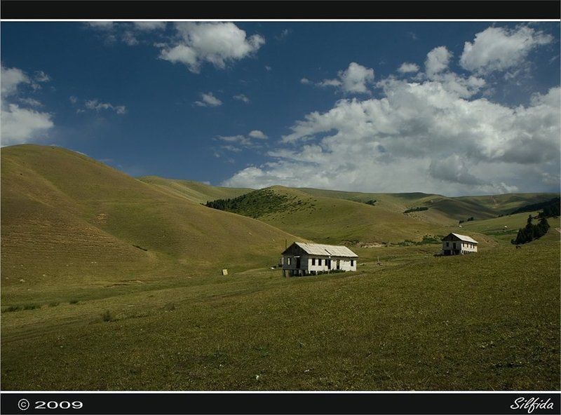 природа, дома, горы А когда то здесь жили люди. фото превью