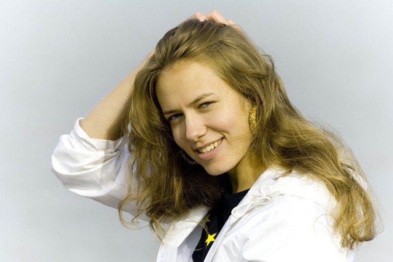 Julie фото превью