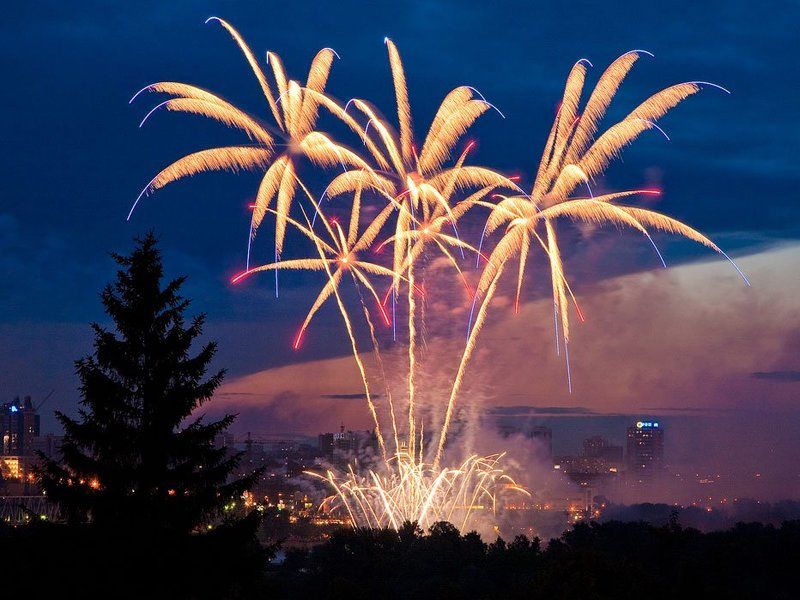 фейрверк, салют День города Новосибирска фото превью