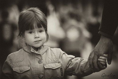 Я папу веду на парад