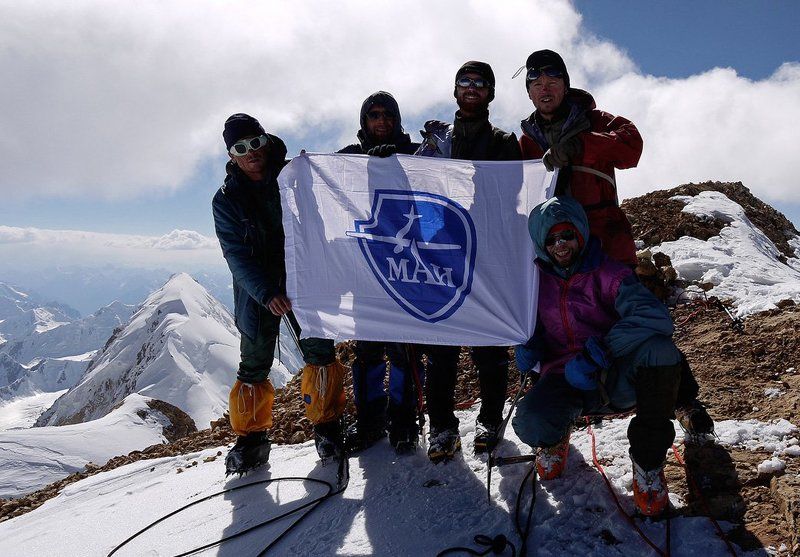 горы, памир, ледник, вершины, облака, туризм, альпинизм, пик революции На вершине Революции(6974) фото превью