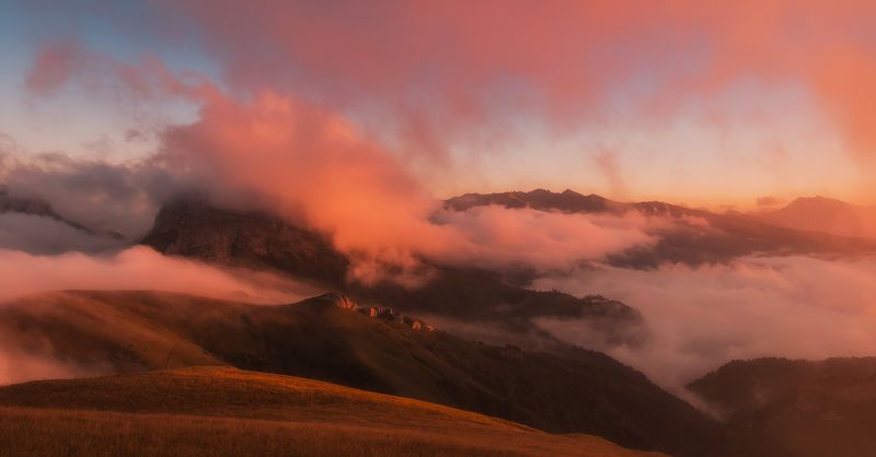 ВЕСЬ ДЕНЬ КЛУБИЛОСЬ , А К ВЕЧЕРУ РОДИЛОСЬ фото превью
