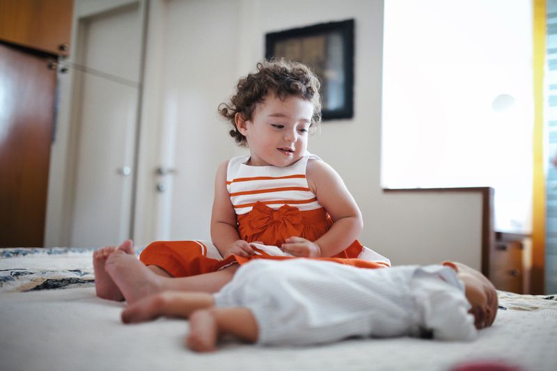 брат, сестра, семья, малыши Младший брат фото превью