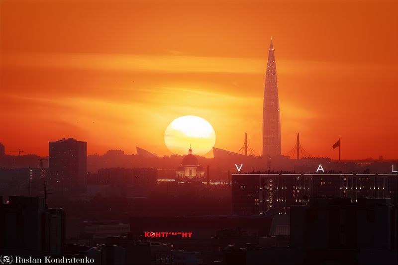 санкт-петербург, закат, лахта-центр, лахта, небоскреб, прострел, зенит арена, вантовый мост, зсд, троицкий собор, композитная фотография, time blending Закат над Санкт-Петербургом фото превью