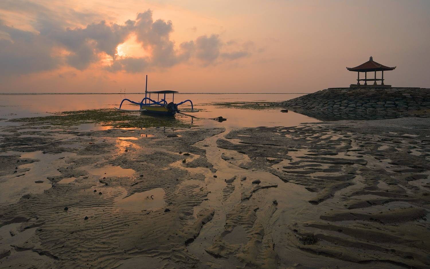 dawn, sunrise, shore, sea, ocean, sky, horizon, boat, color, light, reflection, landscape, nature, morning, bright, jukung, low tide,  Сергей Андреевич