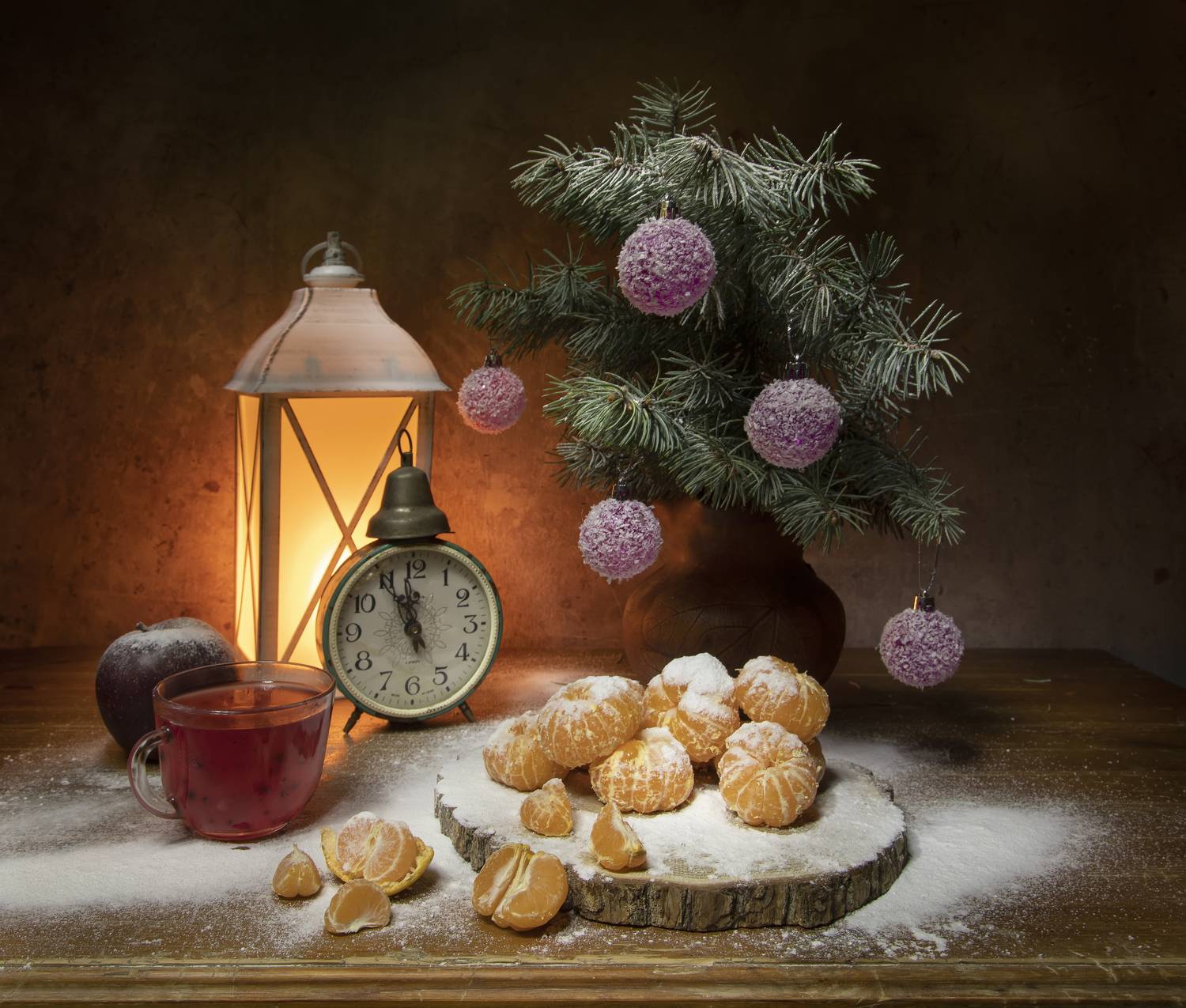 натюрморт, мандарины, фонарь, часы, ель, Татьяна Феденкова