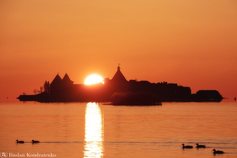 Крепость Орешек на рассвете фото превью