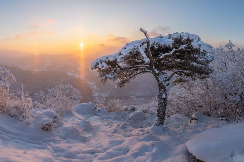 Sun pillar of seoglyubong фото превью