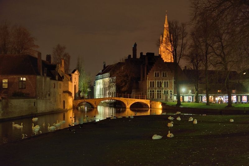 Brugge by night. фото превью