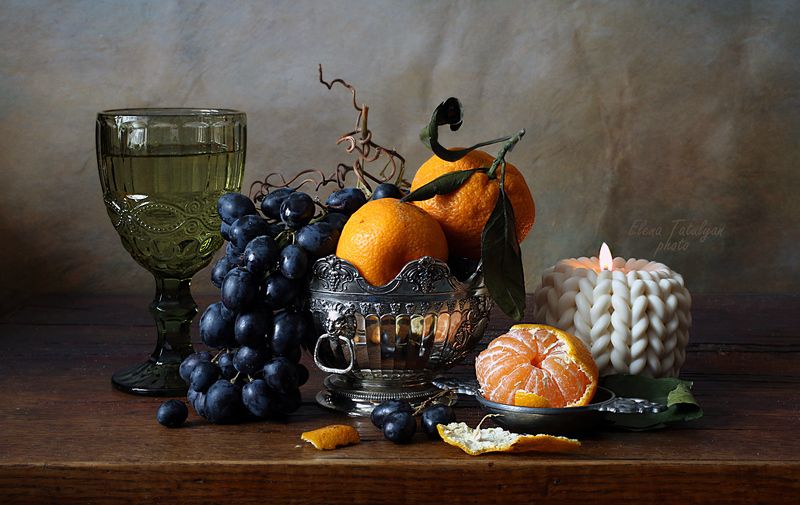 мандарины, свеча, виноград Зимнее настроение фото превью