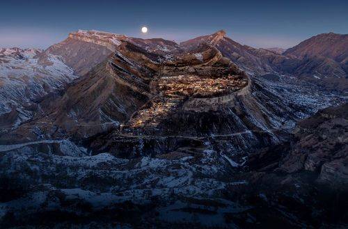 Гуниб в лунную ночь