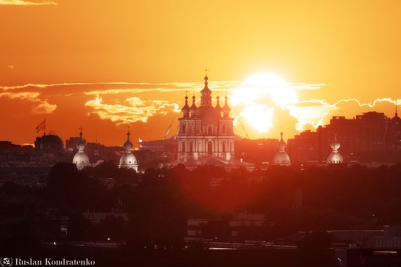 санкт-петербург, закат, смольный собор, прострел, time blending, композитная фотография, смольный, смольный собор, газпром арена, зенит арена Закат за Смольным собором фото превью