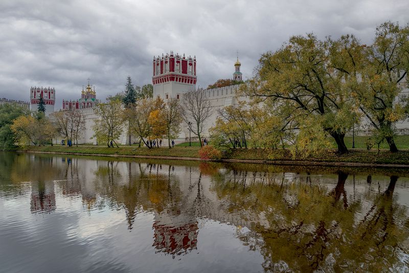 У озера... фото превью