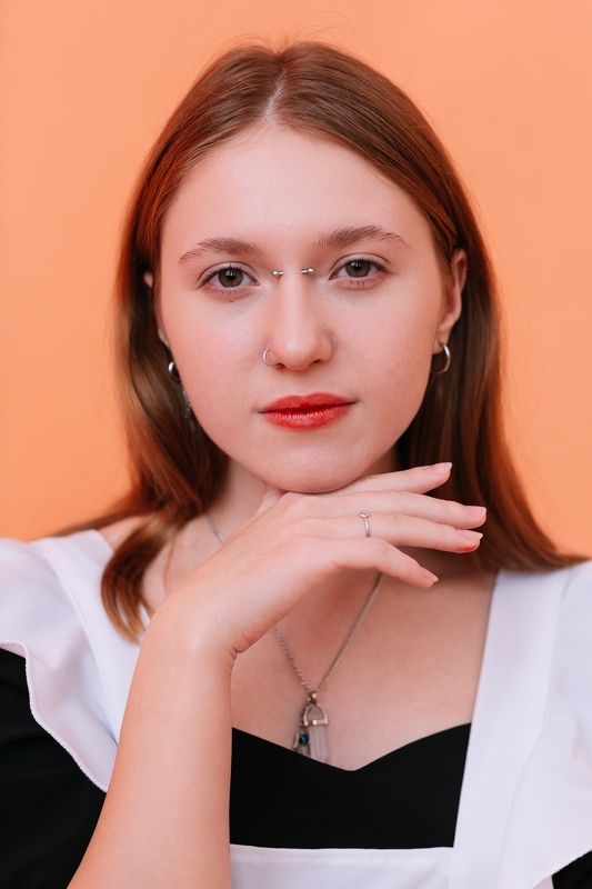 портрет, женский портрет, школа, школьная форма Выпускница фото превью