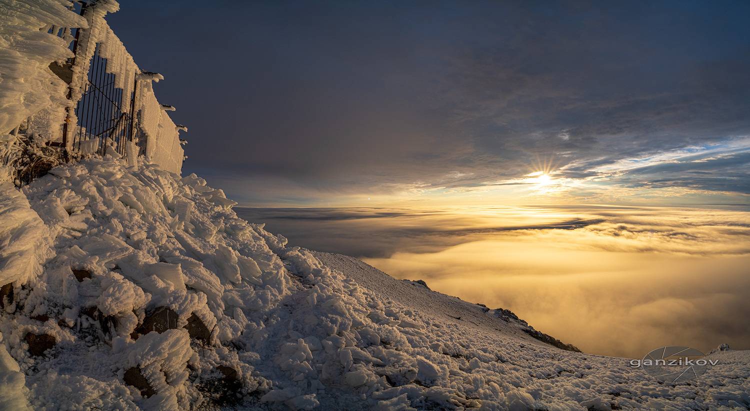 облака, рассвет, восход, низкая облачность, горы, зима, снег, Владимир Ганзиков