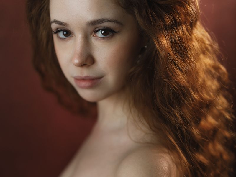 портрет , жанр, лицо, девушка, лица35, гламур, печать, студия, взгляд,рыжая, кудрявые волосы, цвет Взгляд фото превью
