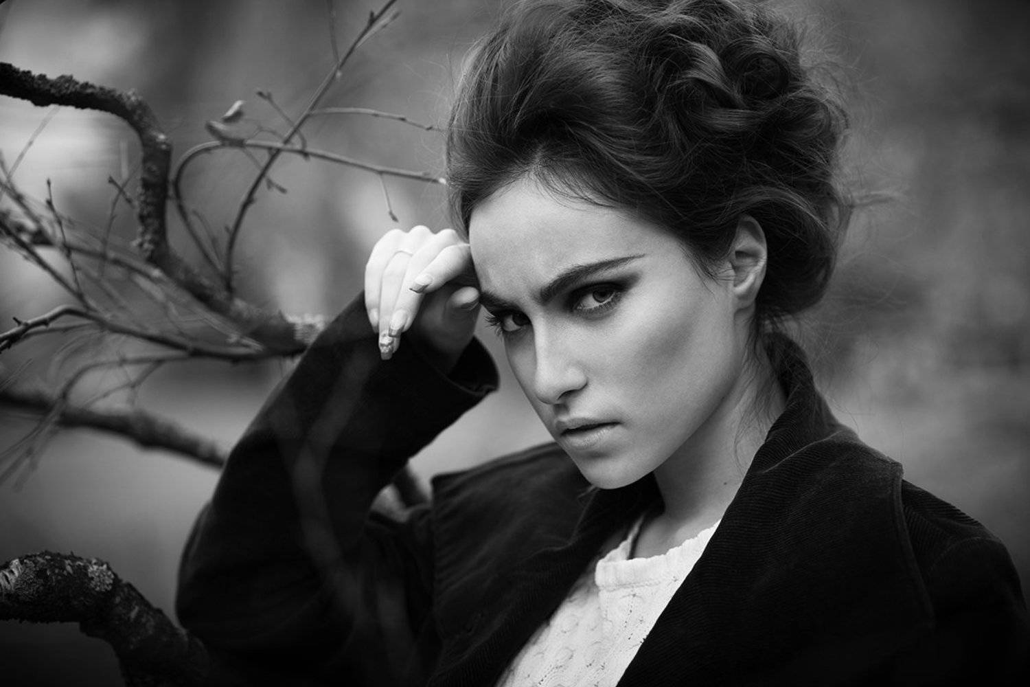 лейла, портрет, женский протрет, черно-белое фото, осень, эмоциональный портрет, Наталья