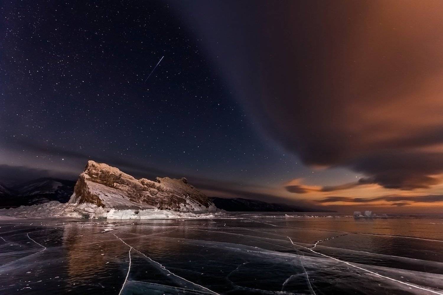 байкал, еленка, звездопад, ижилхей, иркутская область, лед, малое море, ночь, ольхон, Кирилл Уютнов